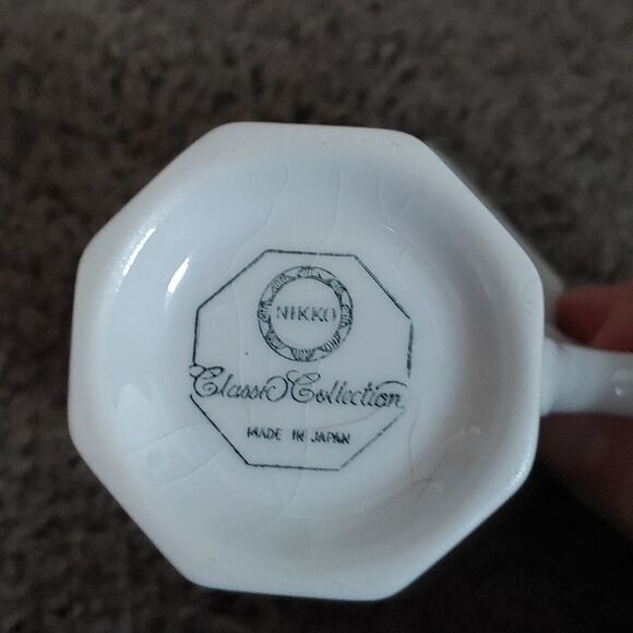 Nikko  Christmas Tea Cup and Saucer - Picture 9 of 9